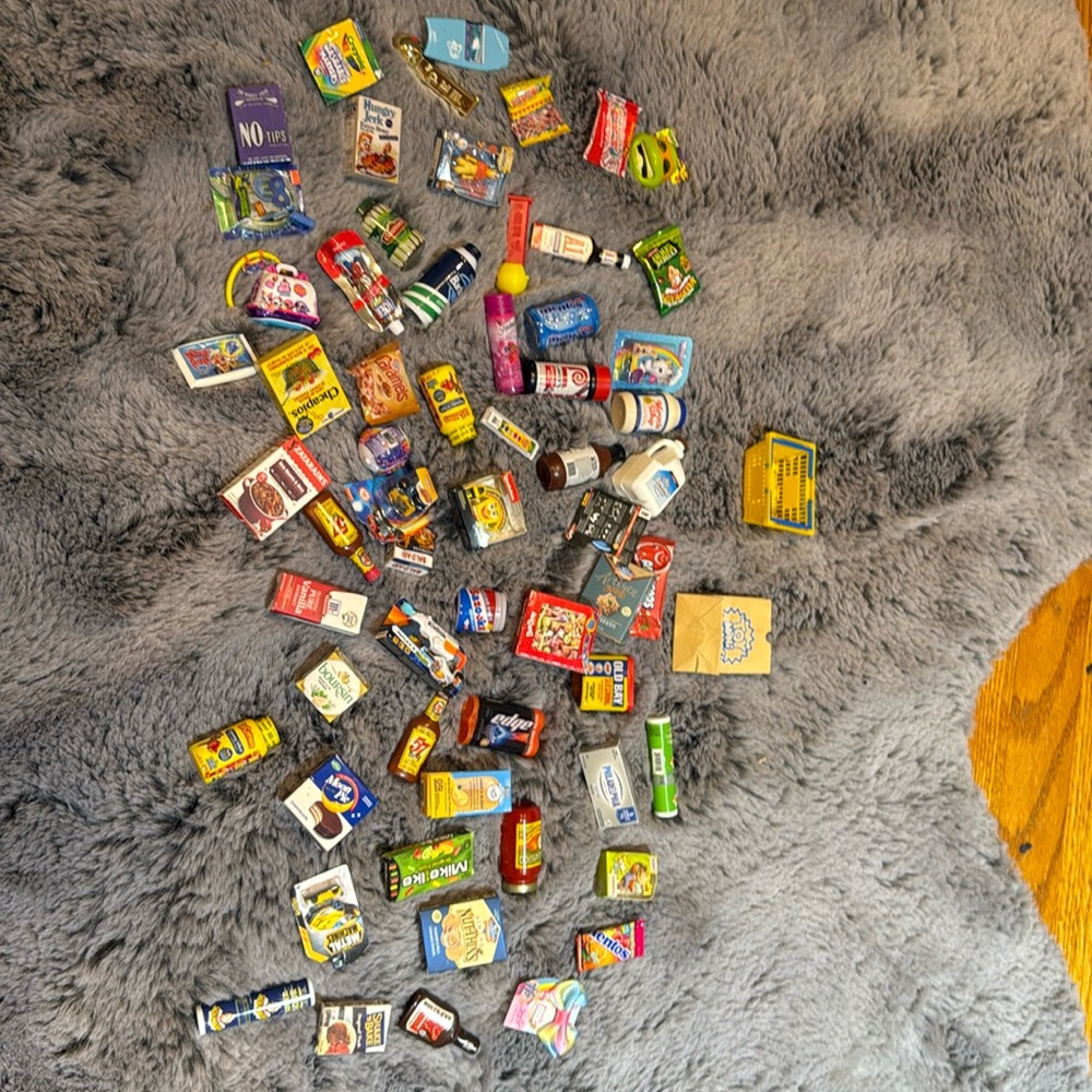 Bunch of Mini Brands